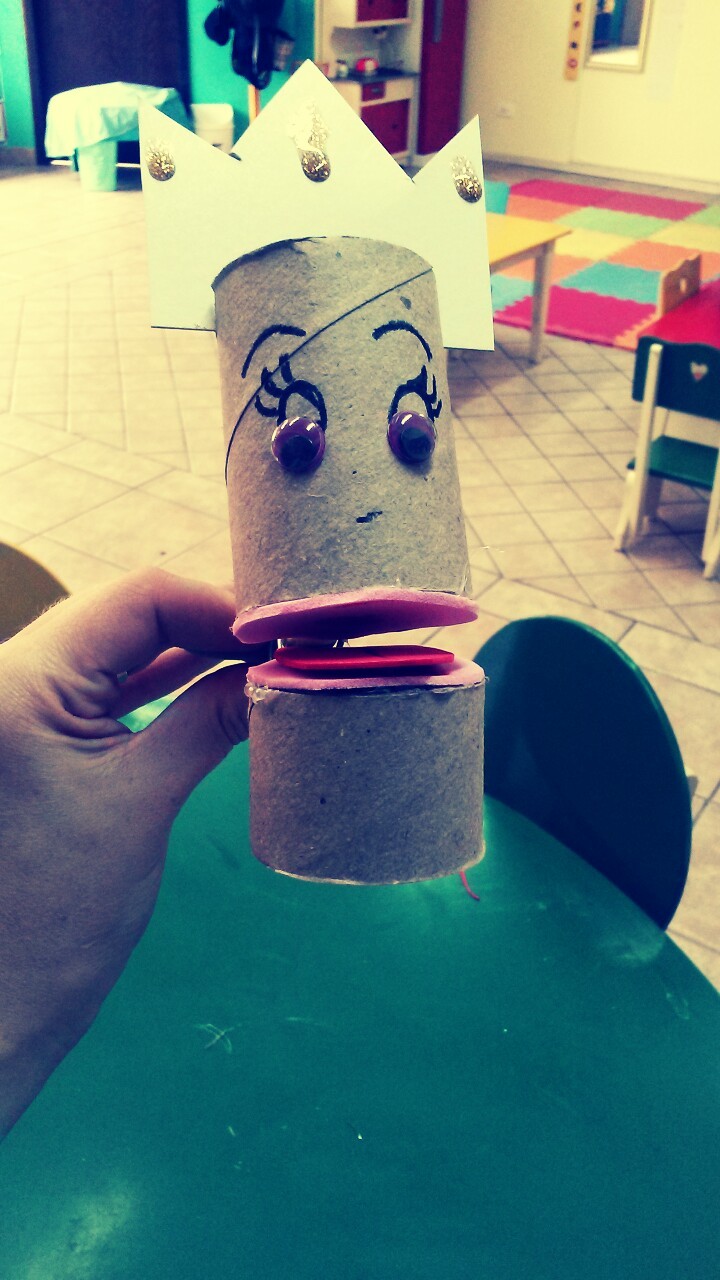 Purim puppets, clothes pin and towel paper roll