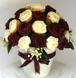 Cup cake vase