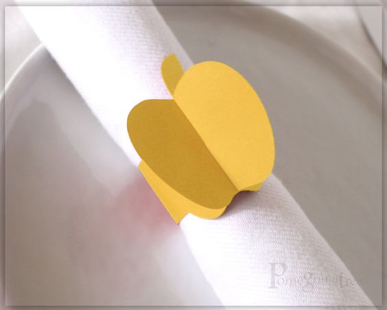 Apple napkin ring