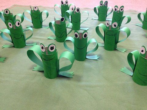 Frogs to decorate table or put napkins inside