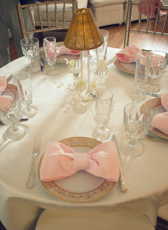 Table deco with napkin bows