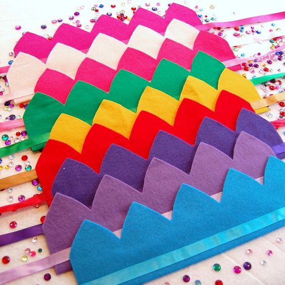 DEcorate crowns for Purim