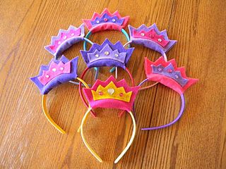 Decorate hairband crowns for Purim